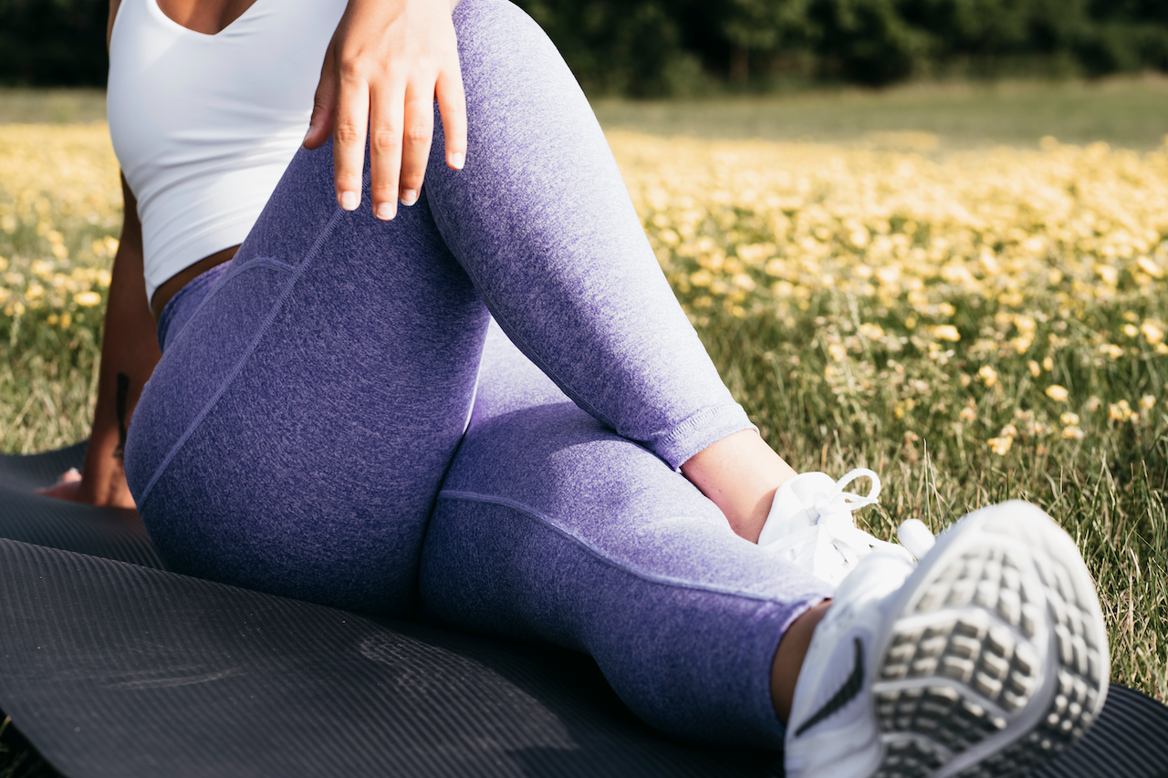 Lululemon Heathered Purple Ruched Hem and Side Pocket Thick Leggings- – The  Saved Collection